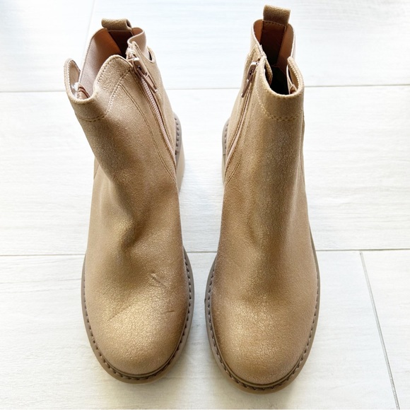 NEW DV Dolce Vita Kids' Fury Faux Leather Lug Wedge Chelsea Boot Big Kid Size 5 - Picture 6 of 10